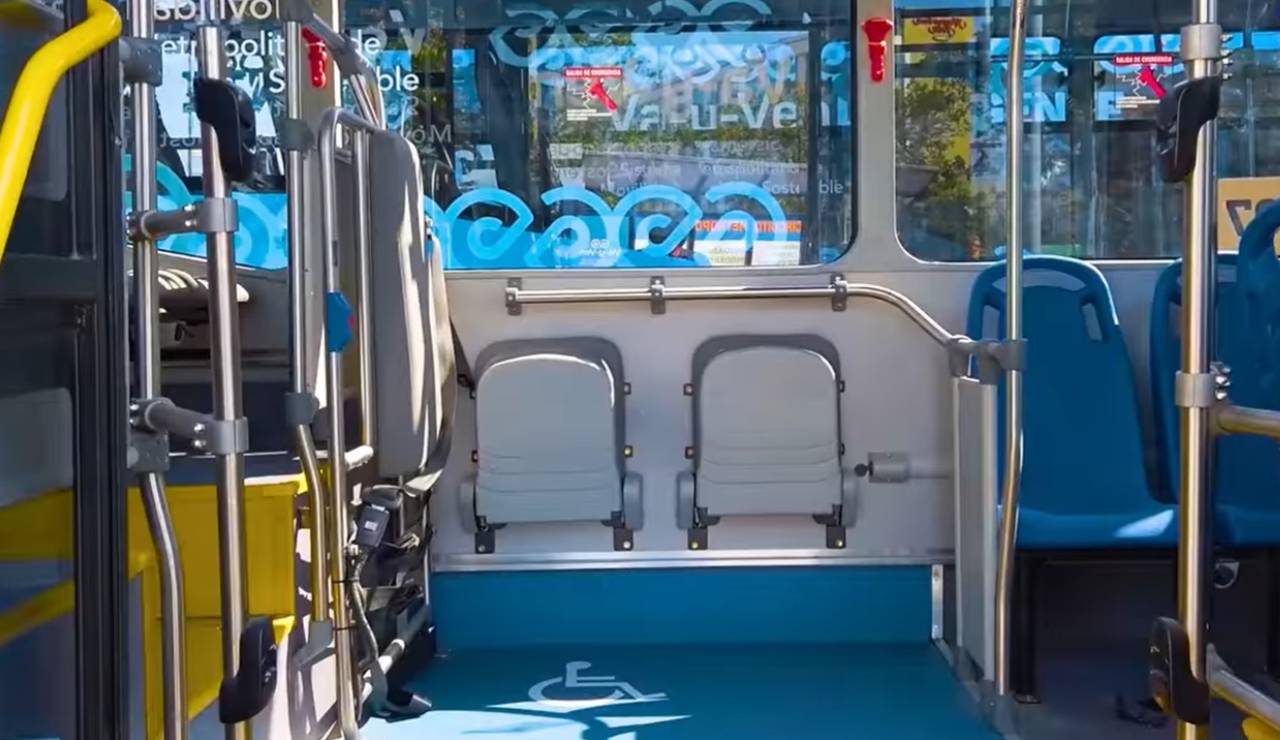 Las barreras actitudinales en el transporte público